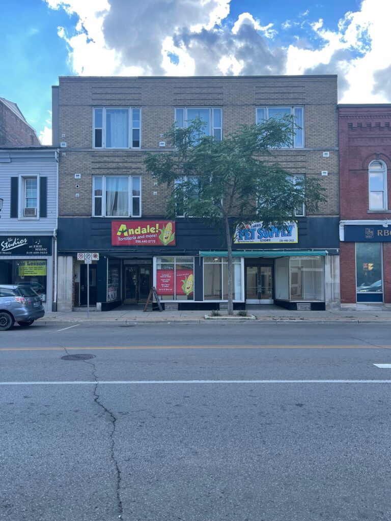 Twelve-unit mixed use commercial/residential property in downtown Simcoe providing a current 7% cap rate.