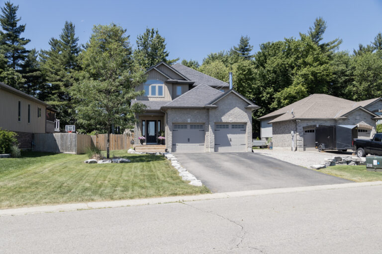 Stunning 2 storey family home located on a spacious country lot, just outside of Delhi.