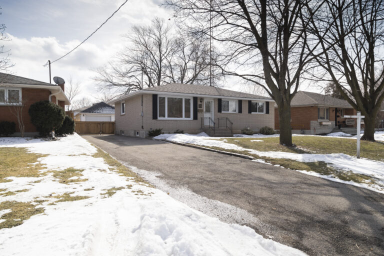 Lovingly cared for 3 bedroom, 1 bath brick bungalow in a desirable neighbourhood in Brantford.