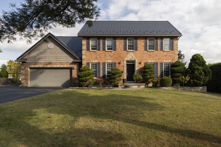 Absolutely stunning, custom built two storey home with grand curb appeal and a fully fenced rear yard. Look no further, this home & property ticks all the boxes while offering top quality craftsmanship.